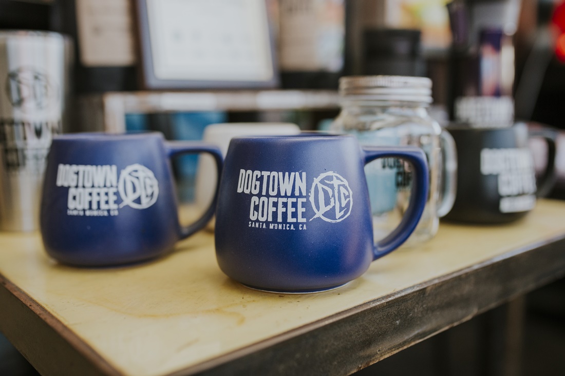 https://www.dogtowncoffee.com/wp-content/uploads/2019/04/indigo-blue-mug.jpg