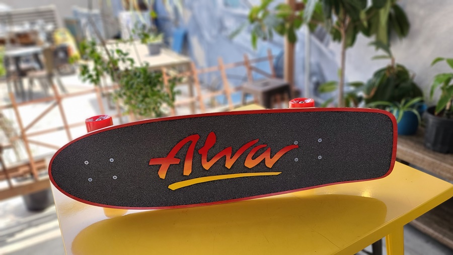markering Ambassade buiten gebruik Alva Skate Board - Dogtown Coffee